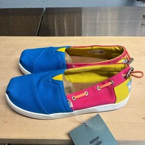 TOMS canvas Bimini shoes brand new